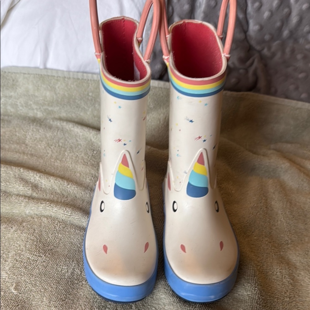 Target Unicorn Kids Rain Boots - Cream and Blue
